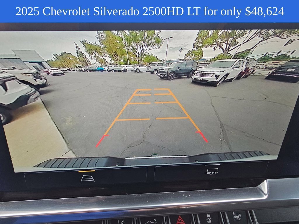 Used 2025 Summit White Chevrolet LT image 33