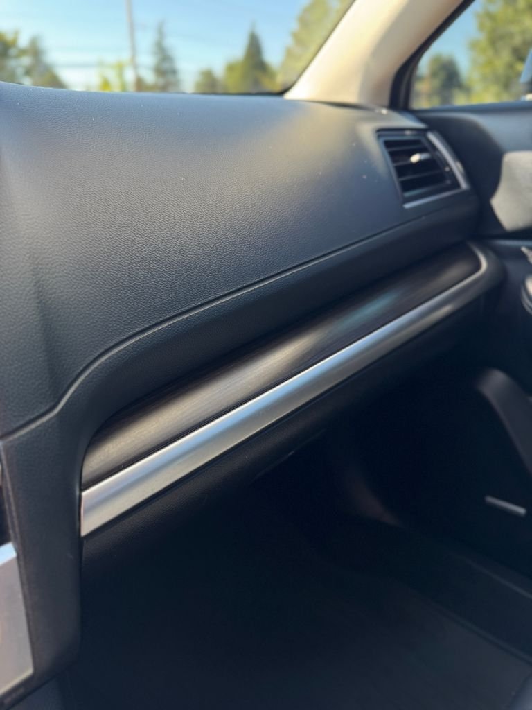 Used 2017 Crystal Black Silica Subaru 2.5i image 30