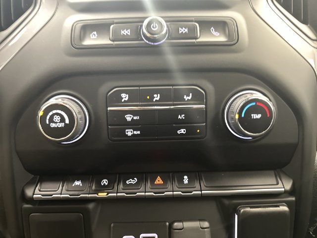 Used 2022 Silver Chevrolet Custom image 19