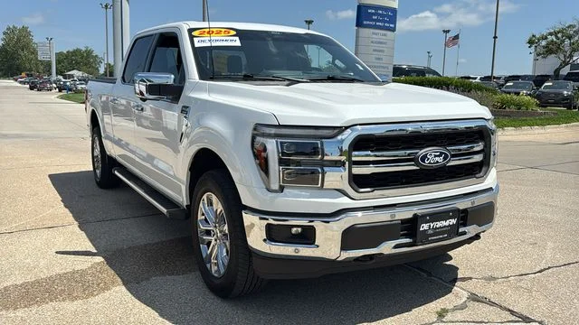 Used 2025 White Ford Lariat image 2