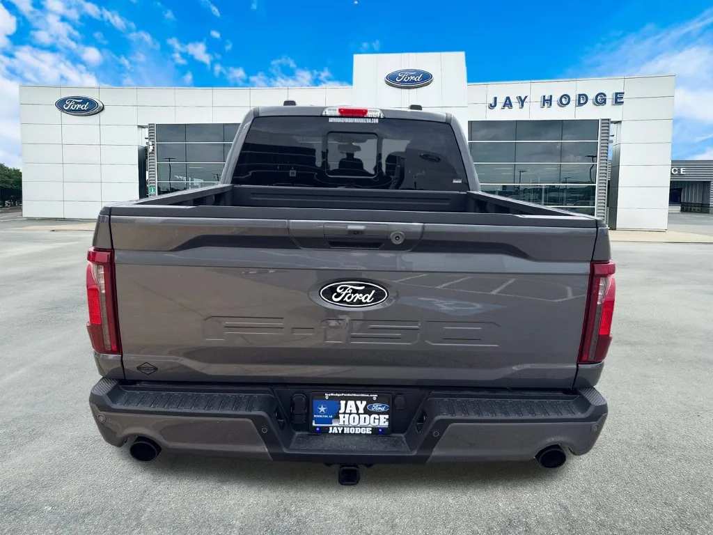 New 2026 Carbonized Gray Metallic Ford XLT image 5