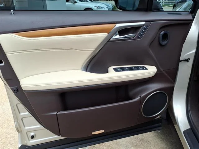 Used 2019 Satin Cashmere Metallic Lexus Base image 20