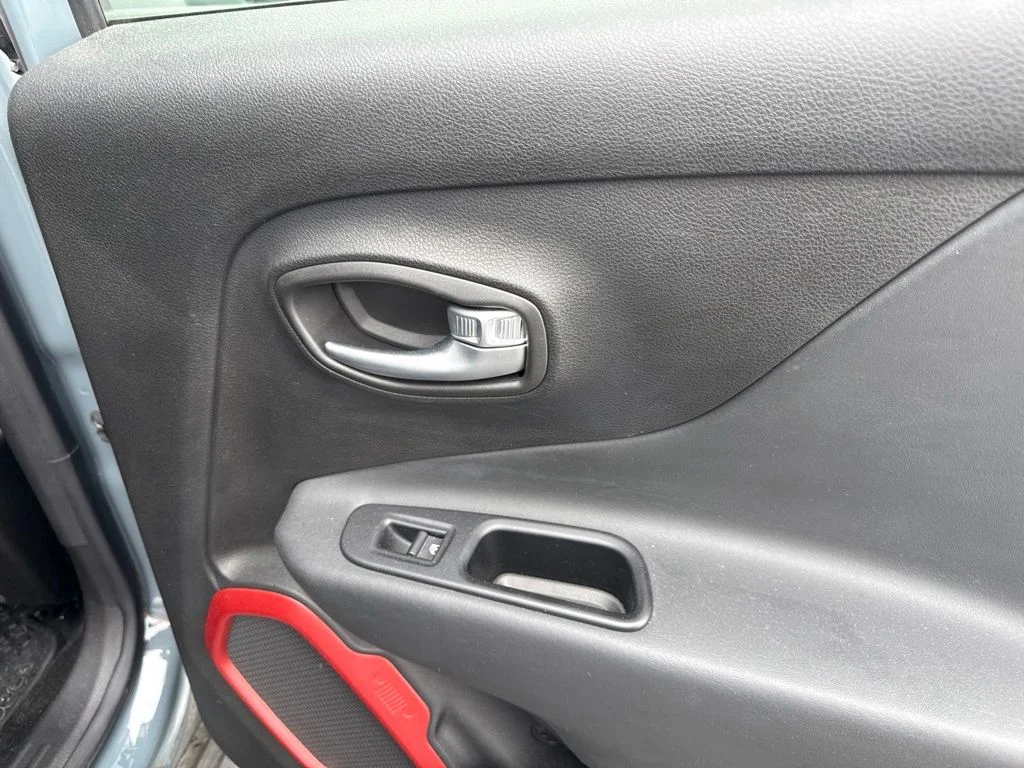 Used 2017 Gray Jeep Trailhawk image 32