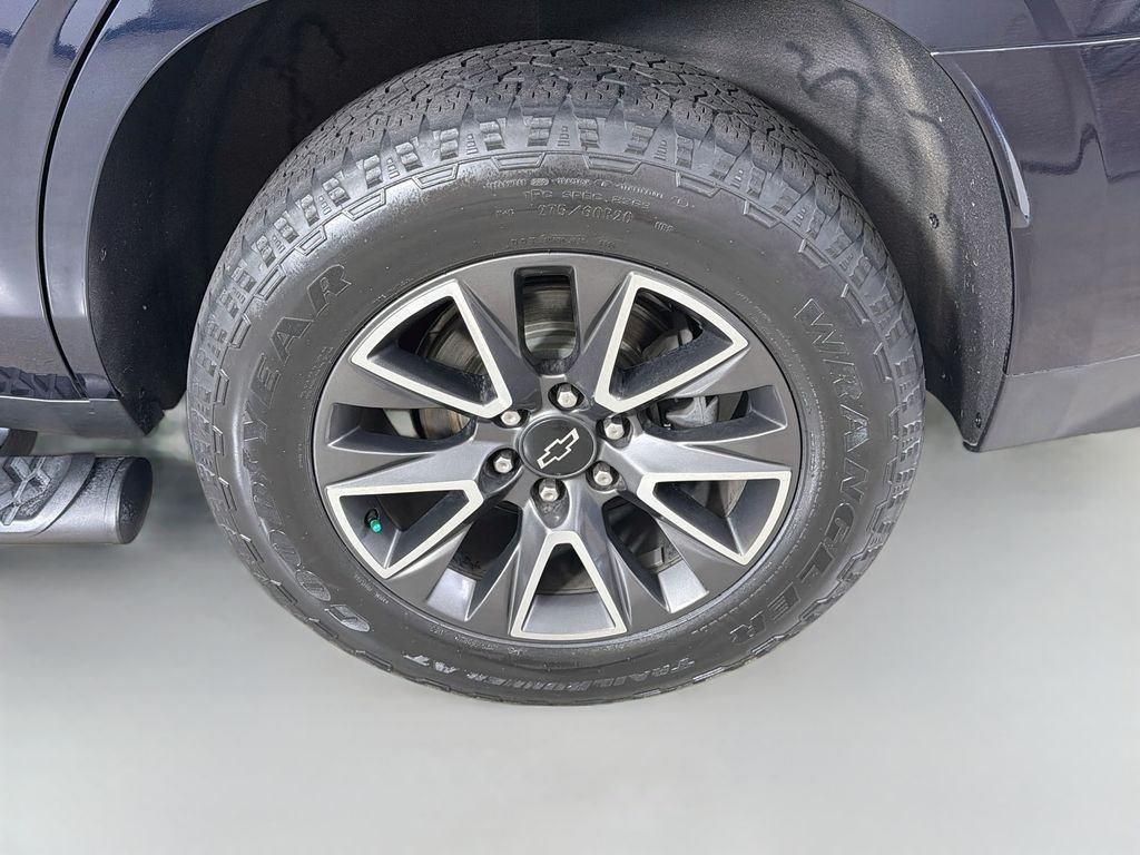 Used 2022 Midnight Blue Metallic Chevrolet Z71 image 34