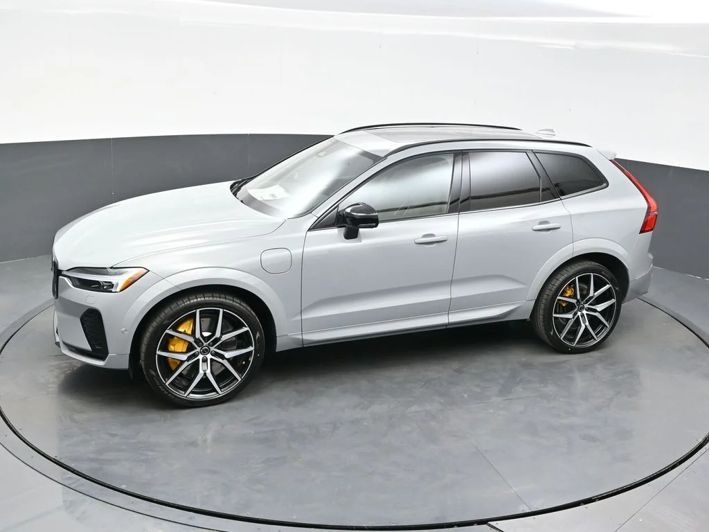 New 2026 Vapour Grey Volvo T8 Polestar Engineered image 35