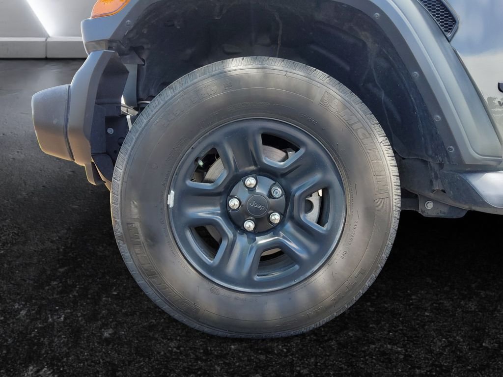 Used 2022 Gray Jeep Unlimited Sport image 26