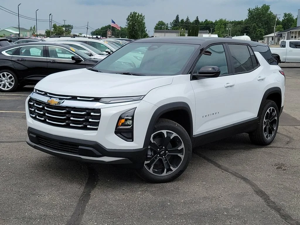 New 2027 Summit White Chevrolet LT image 30