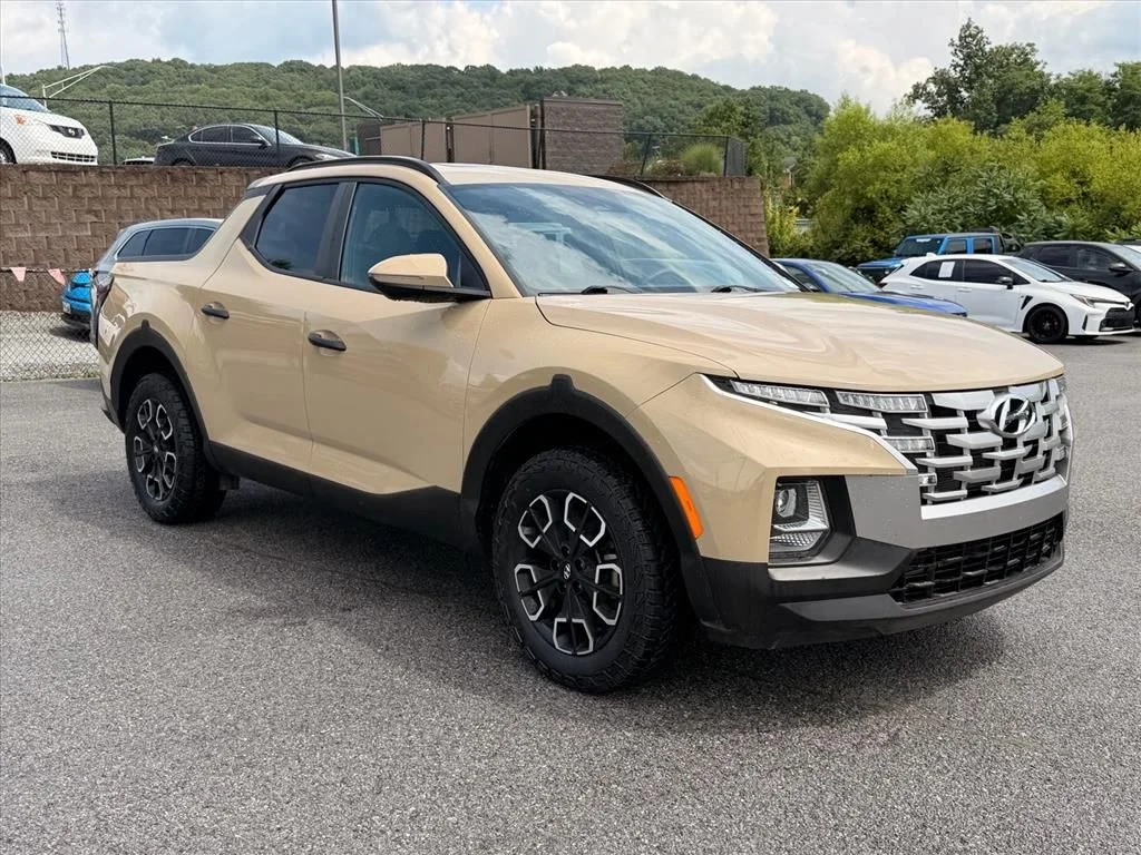Used 2023 Beige Hyundai SEL image 16