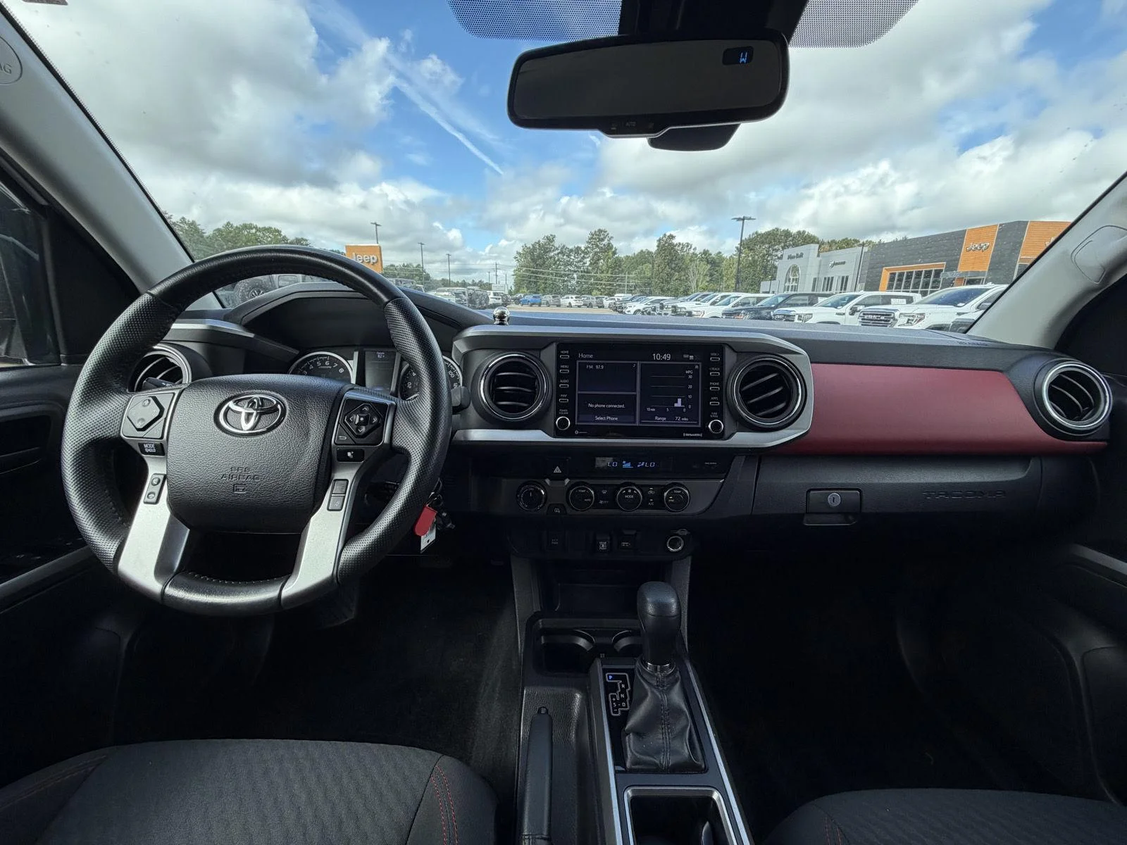 Used 2022 White Toyota SR5 V6 image 7