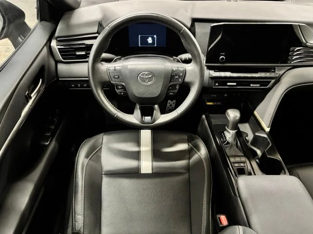 Used 2025  Toyota SE image 12