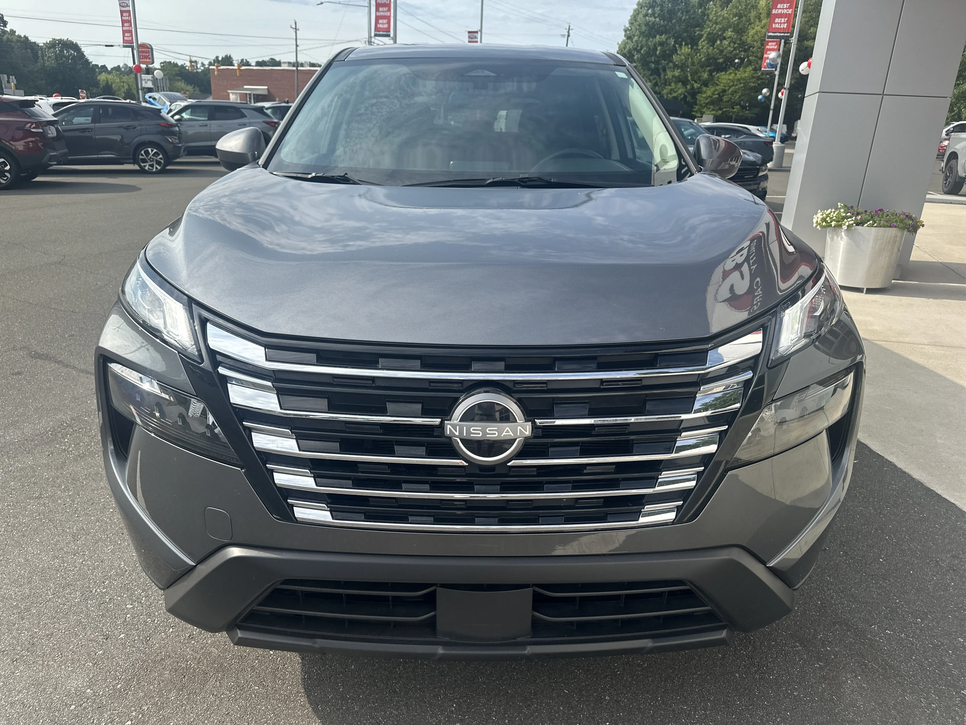 Used 2025 Gun Metallic Nissan SV image 3