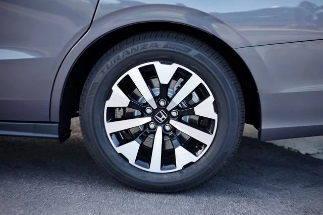 2026 Honda Odyssey EX-L - Photo 8