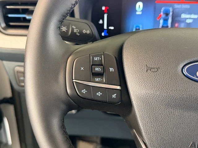New 2025 Oxford White Ford XLT image 30