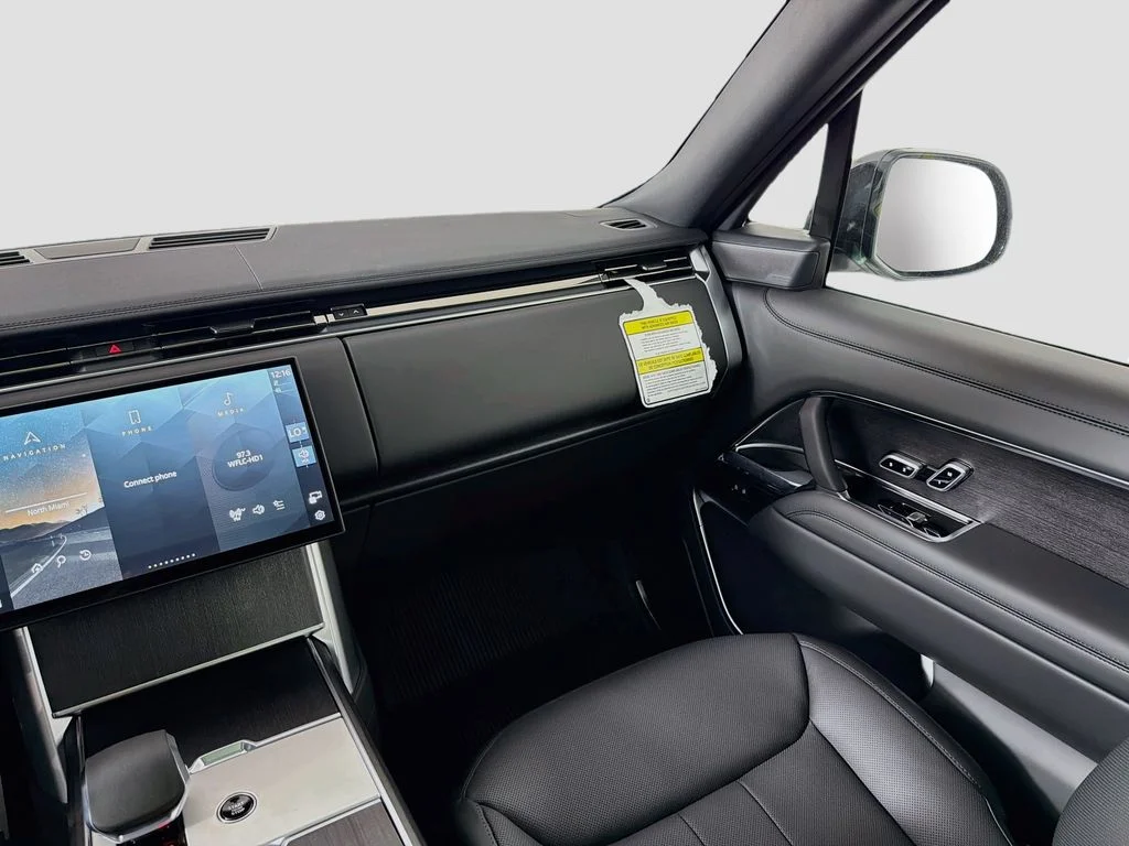 New 2026 Fuji White Land Rover SE 7 Seats image 25