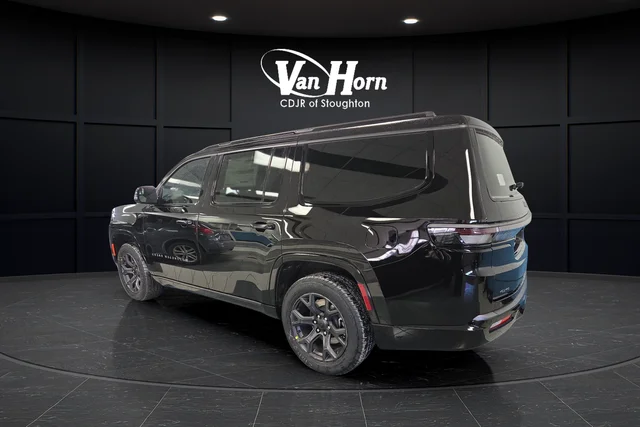 New 2026 High Gloss Black Exterior Paint Jeep Limited Altitude image 3