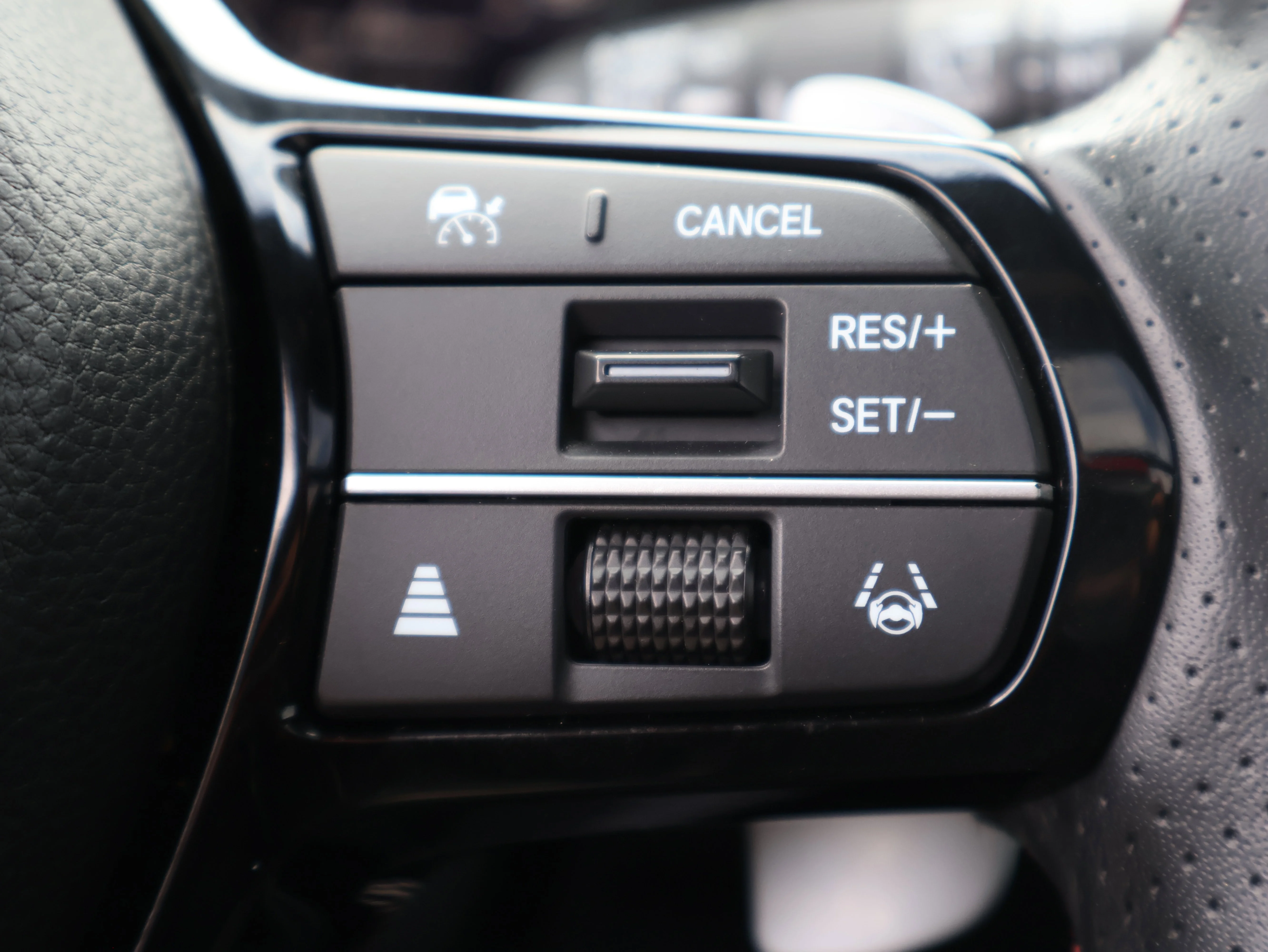 Used 2025 Platinum White Pearl Acura w/A-Spec Package image 32