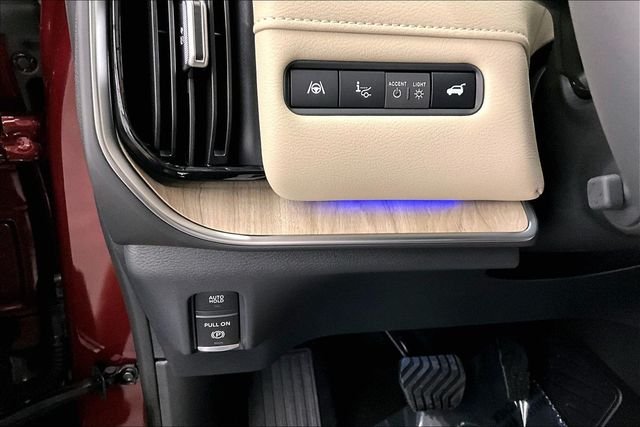 New 2026 Coulis Red Pearl/Super Black Nissan Platinum Reserve image 32