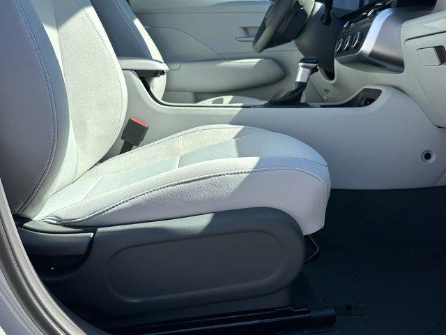 2026 Hyundai Kona SE - Photo 13