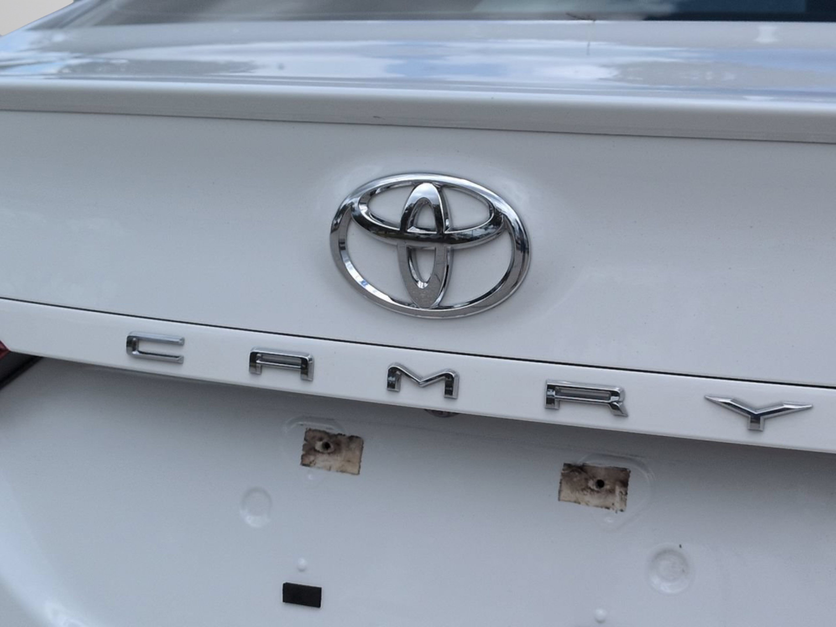 Used 2024 Ice Toyota SE image 15