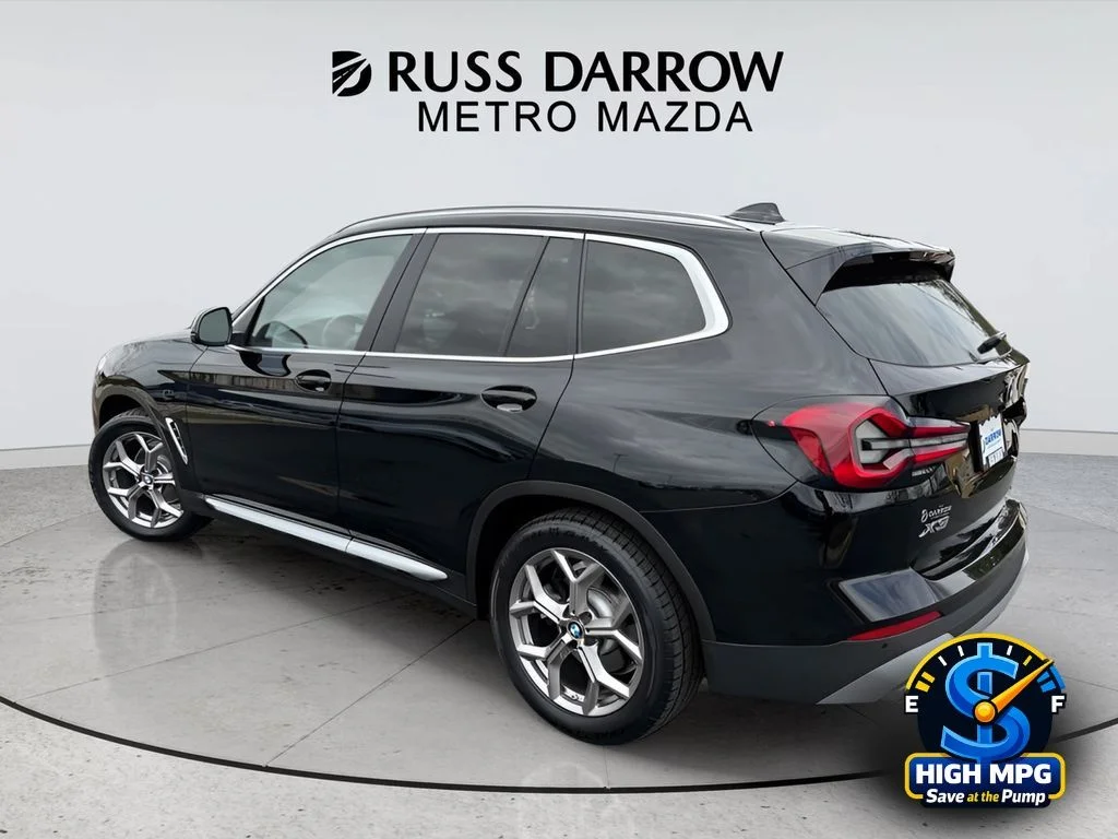 Used 2023 Black BMW xDrive30i image 3
