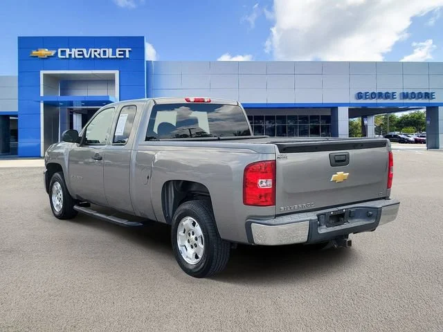 Used 2013 GRAYSTONE METALLIC Chevrolet LT image 3