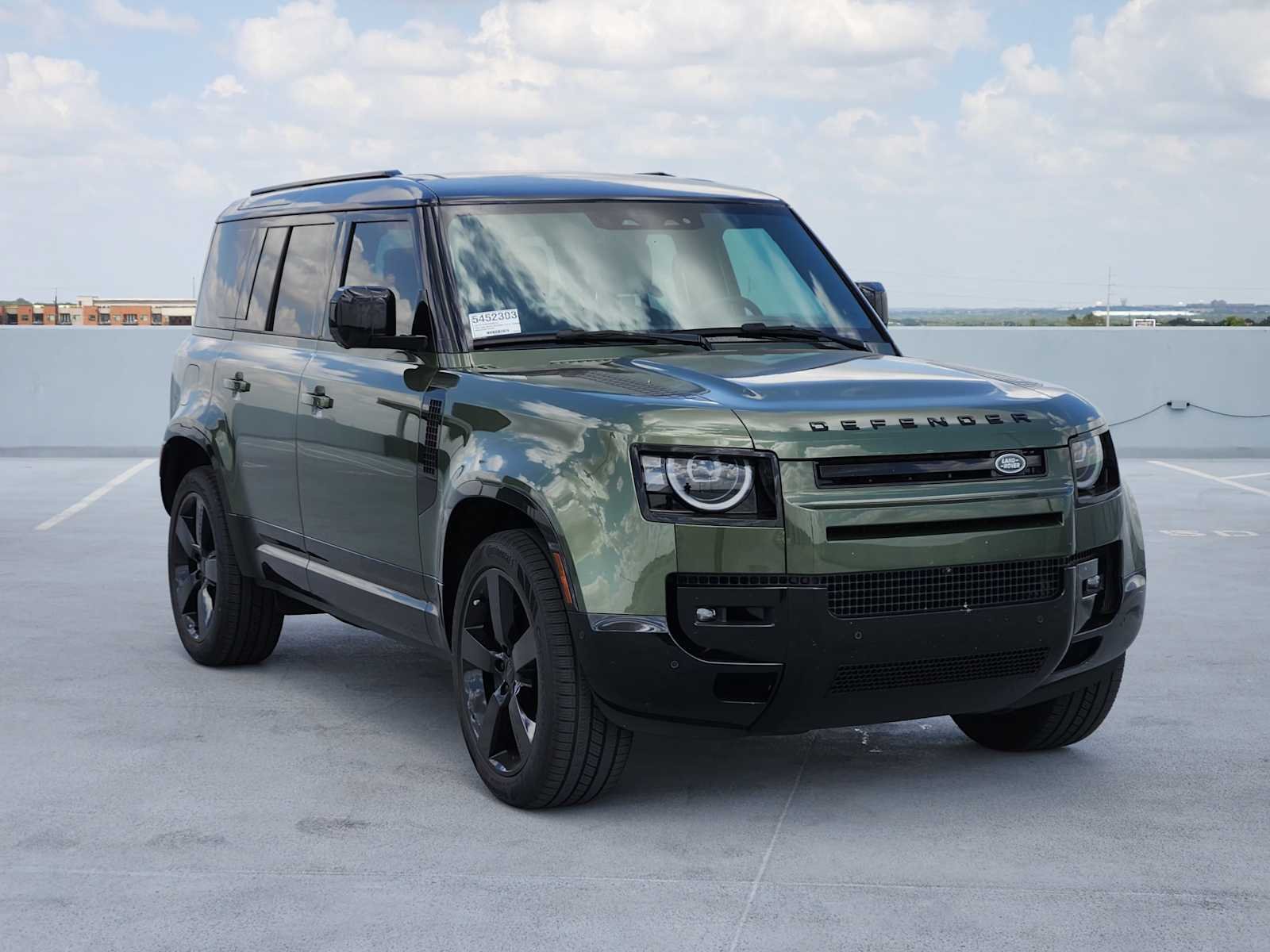 New 2026 Woolstone Green LAND ROVER X-Dynamic SE image 3