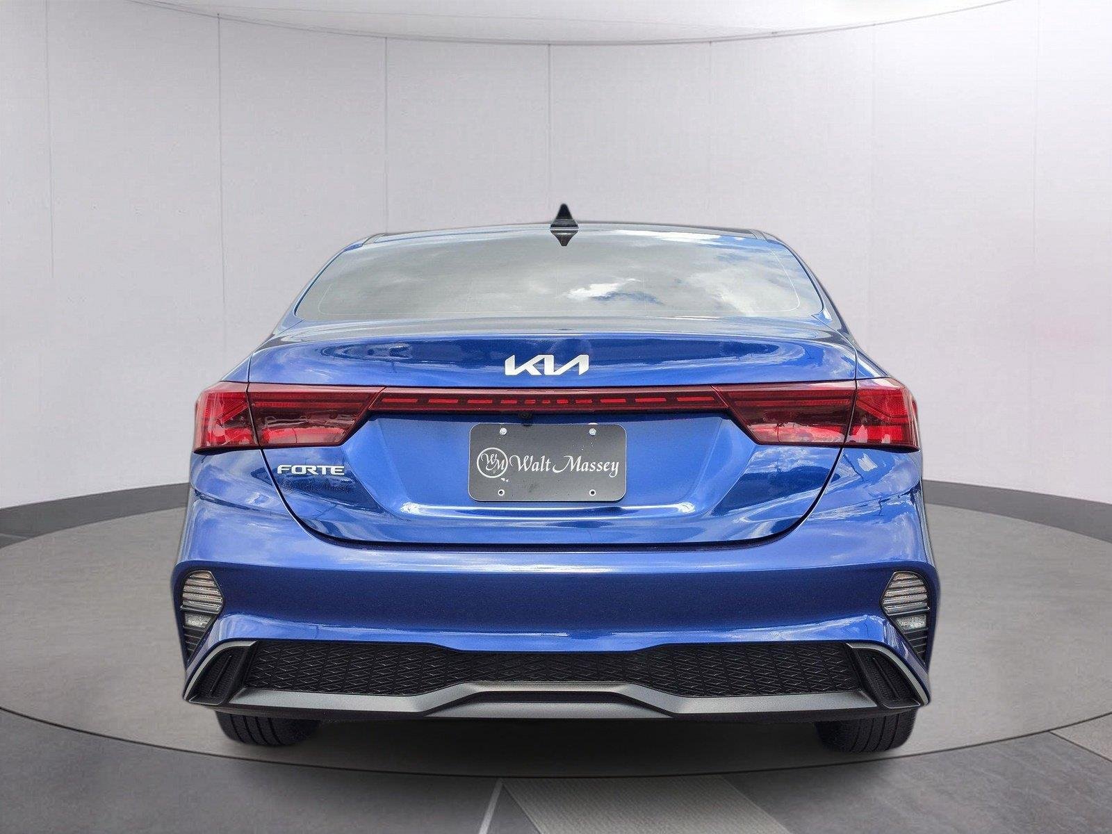 Used 2023 Deep Sea Blue Kia LXS image 5