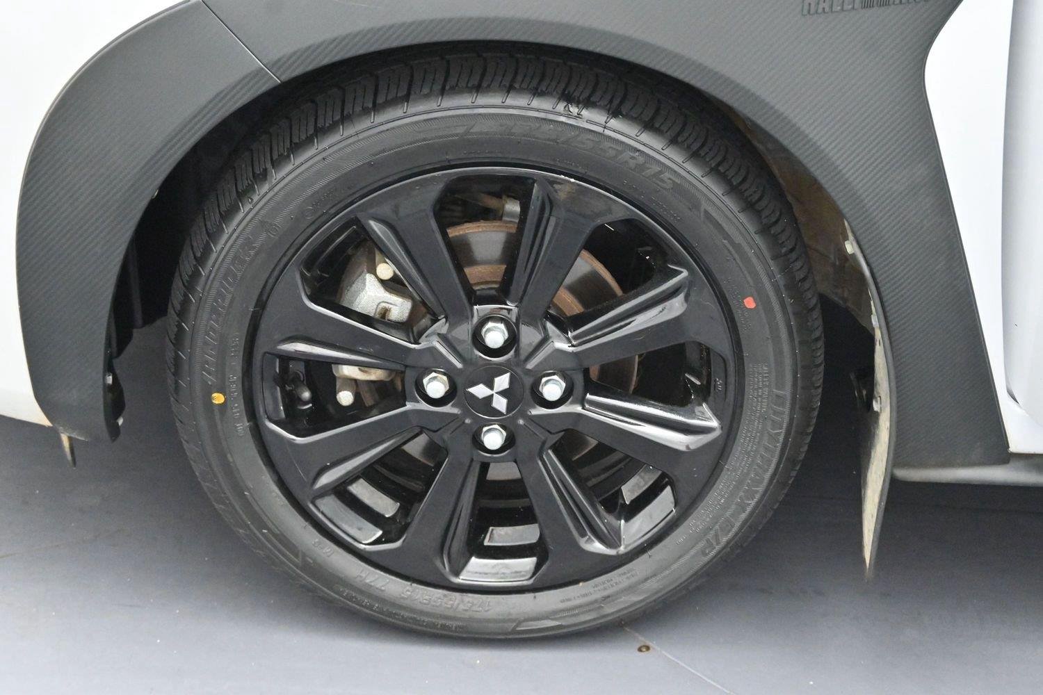 Used 2024 White Diamond w/Black Roof Mitsubishi Ralliart image 28