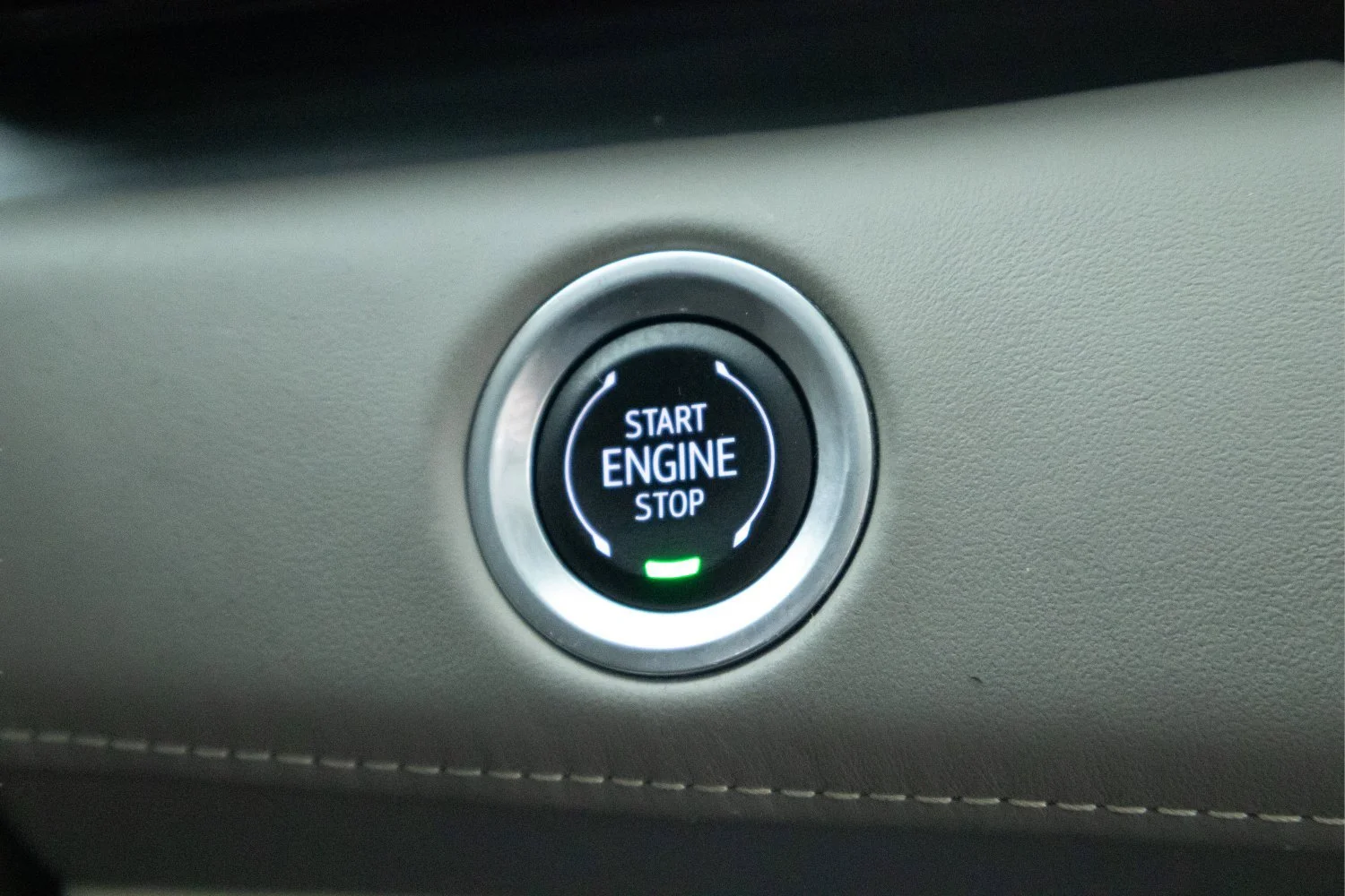 Used 2024 Crystal White Tricoat Cadillac Sport Platinum image 23