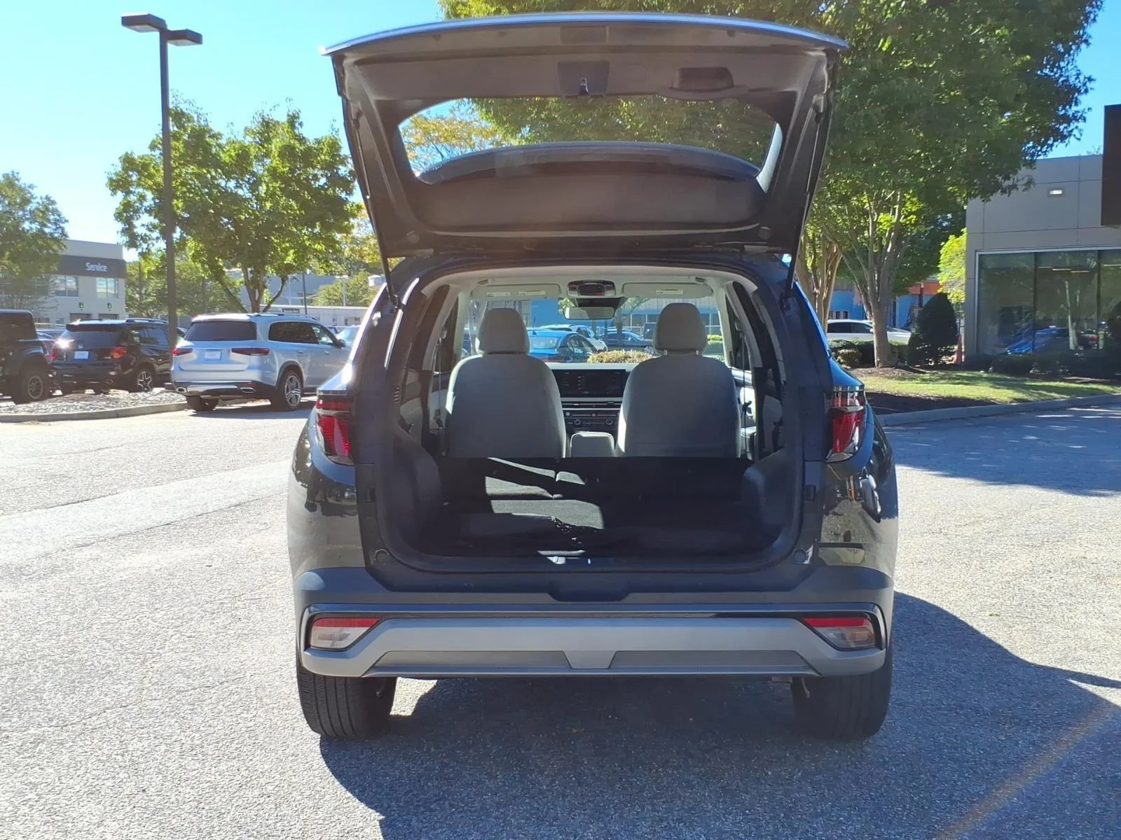 Certified Used 2025 Rockwood Green Hyundai SE image 30