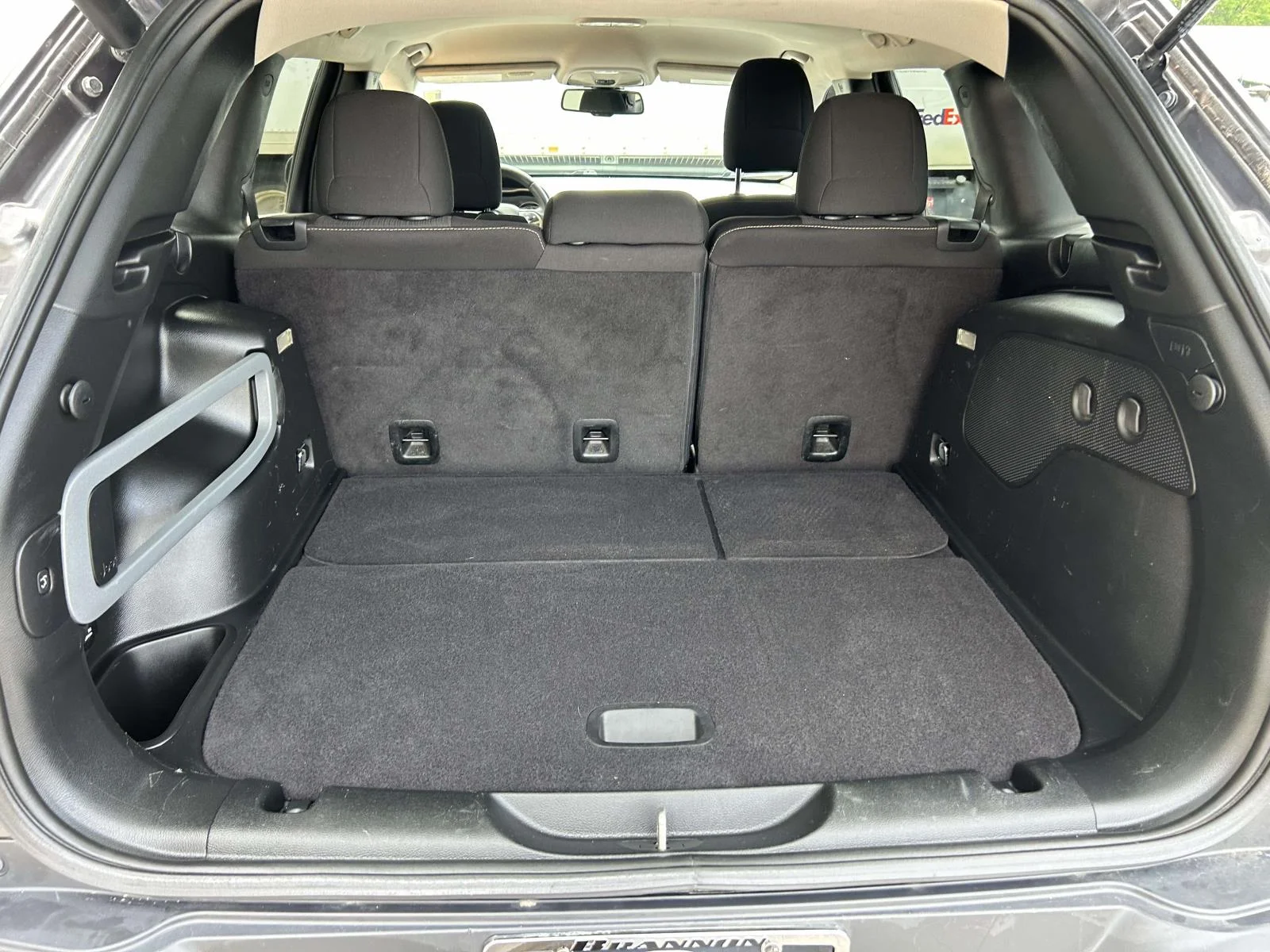 Used 2017 Gray Jeep Latitude FWD image 7