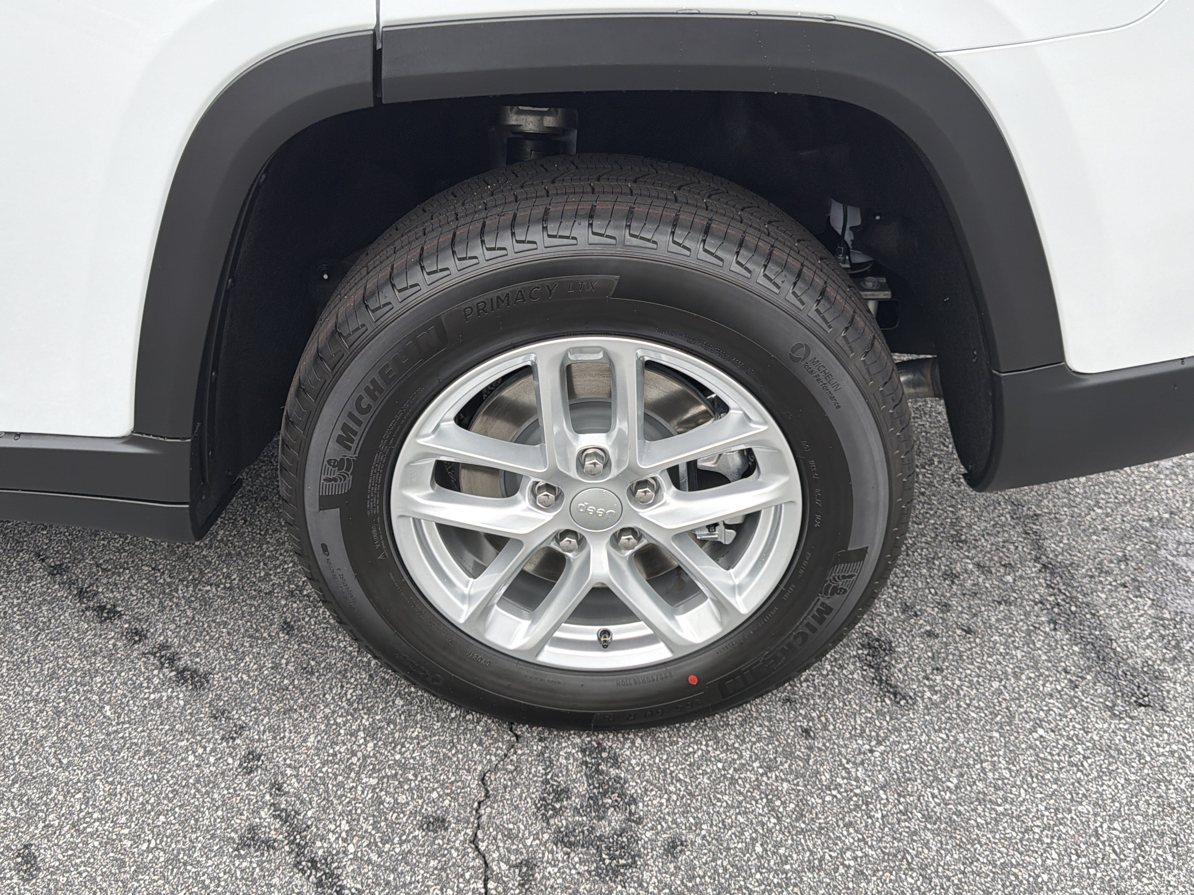 New 2026 Bright White Clearcoat Jeep Laredo image 23