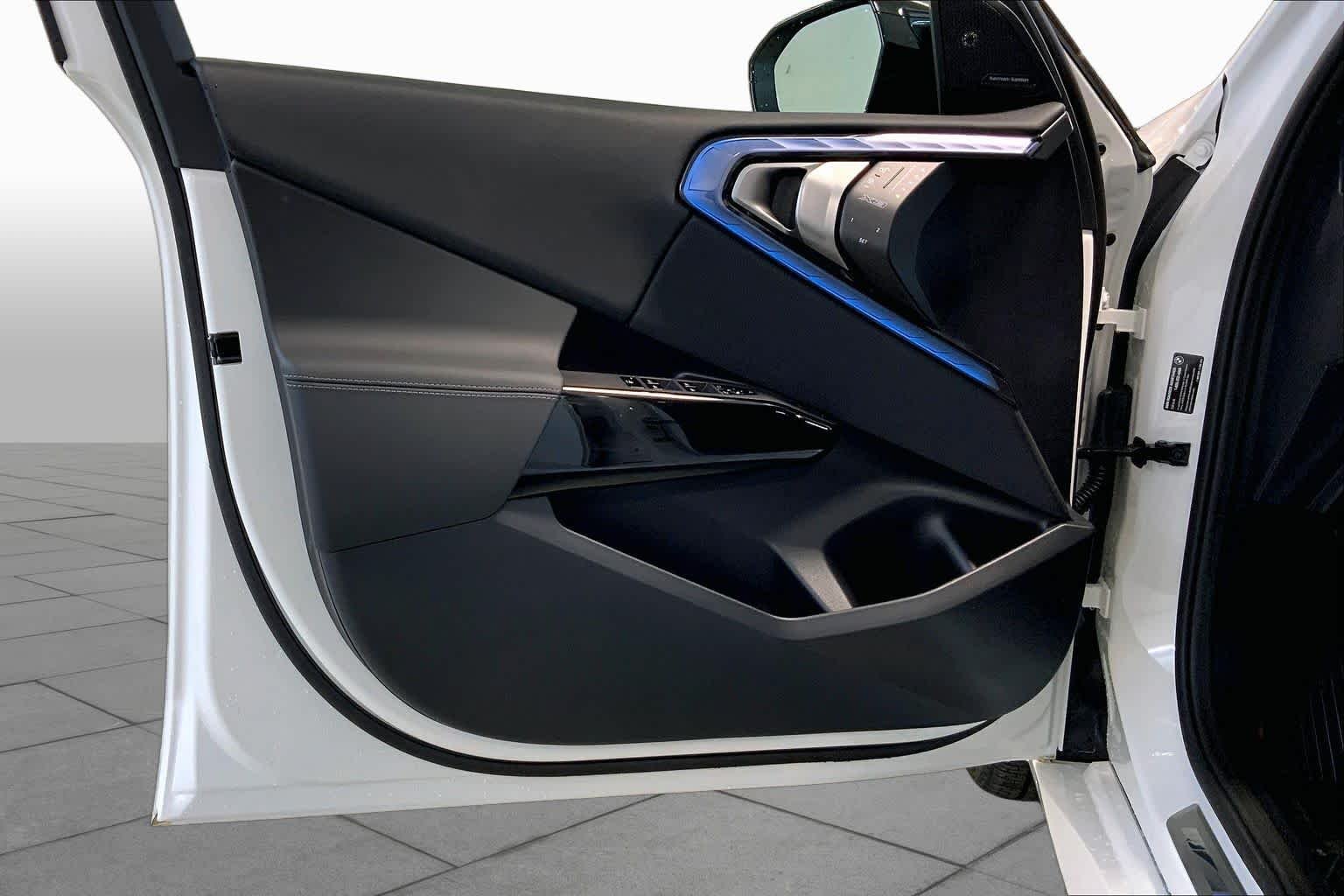 New 2026 Alpine White BMW M50 xDrive image 10