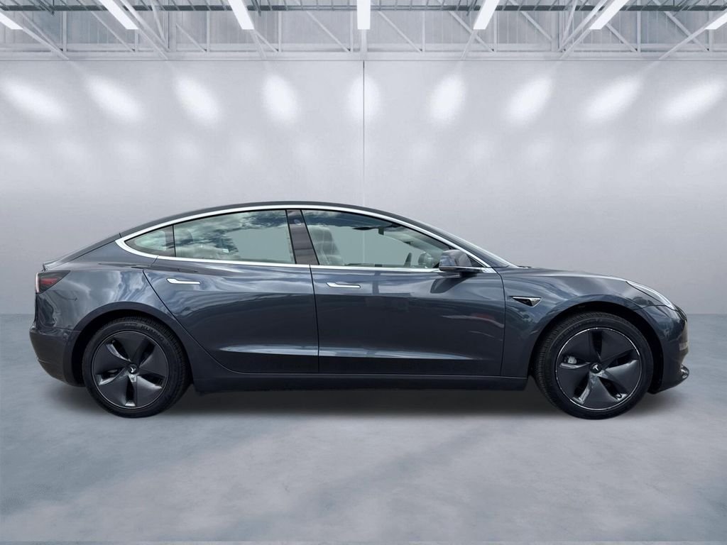 Used 2019  Tesla Long Range image 3