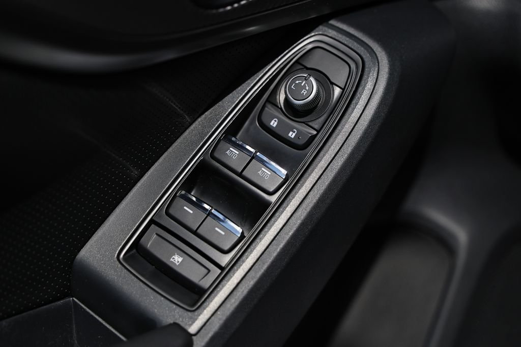 Used 2023 Ice Silver Metallic Subaru Limited image 17
