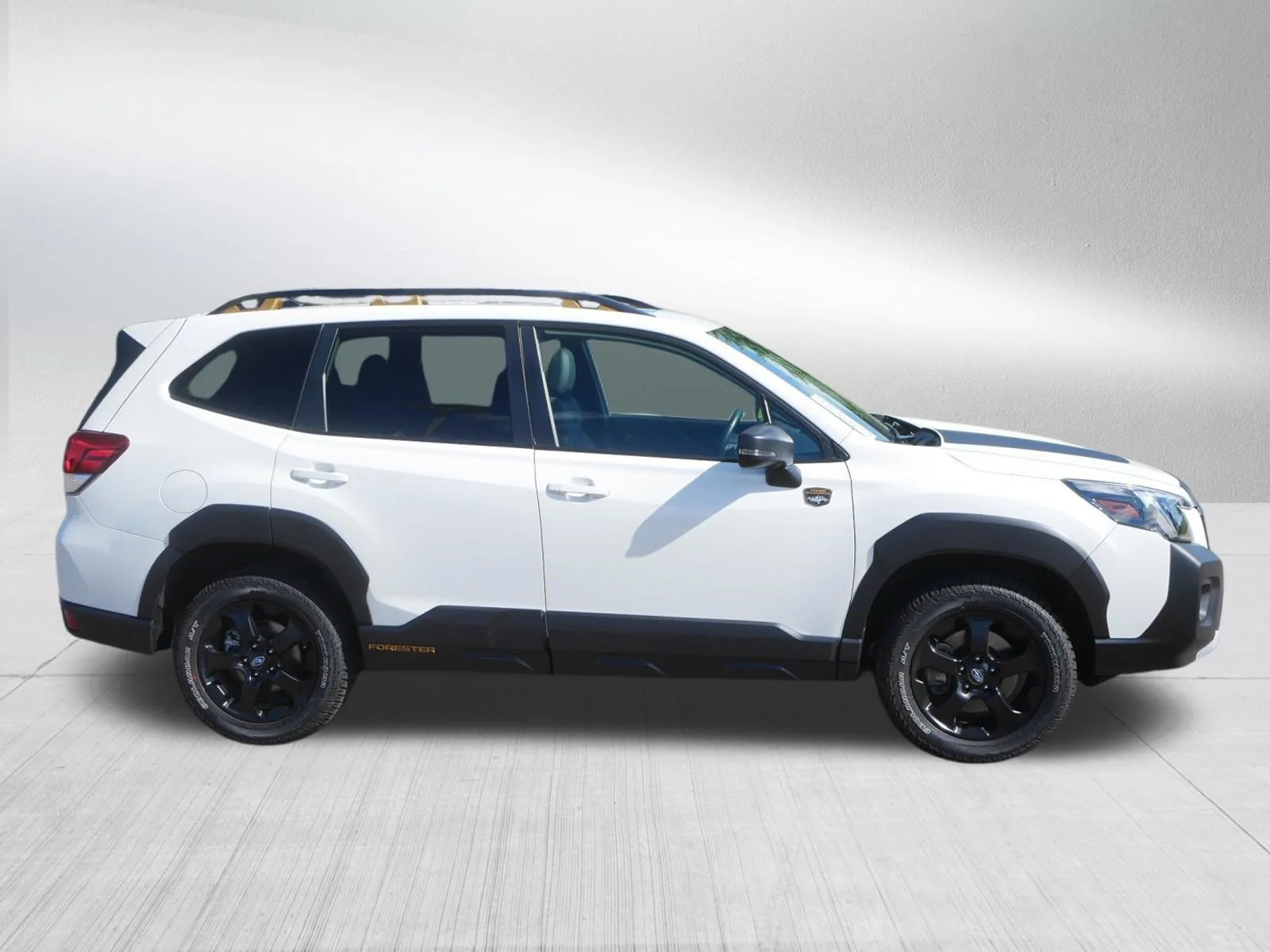 Used 2024 Crystal White Pearl Subaru Wilderness image 8