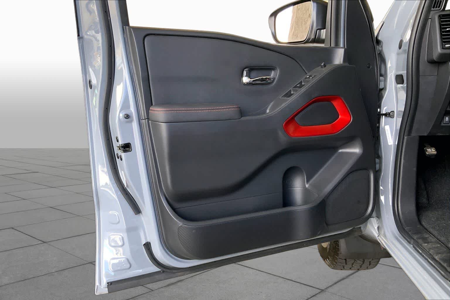 Used 2024 Boulder Gray Pearl Nissan PRO-4X image 21