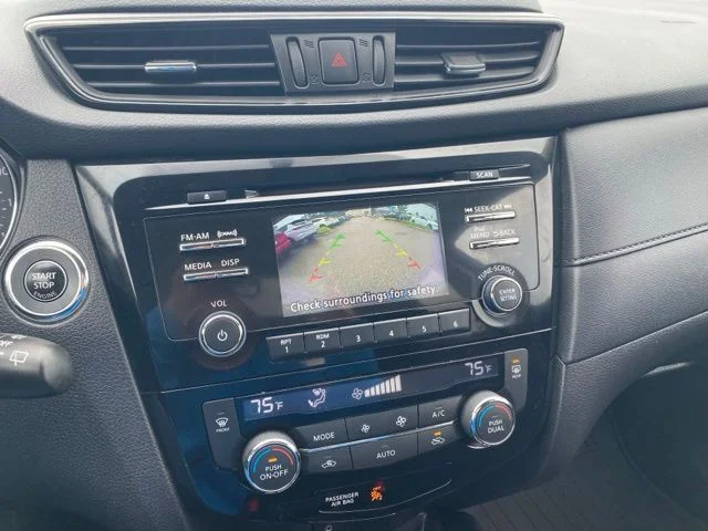 Used 2017 Caspian Blue Nissan SV image 19