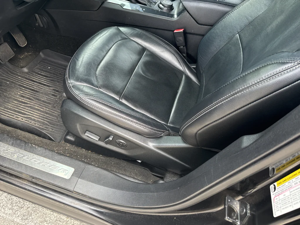 Used 2018 Shadow Black Ford Limited image 4