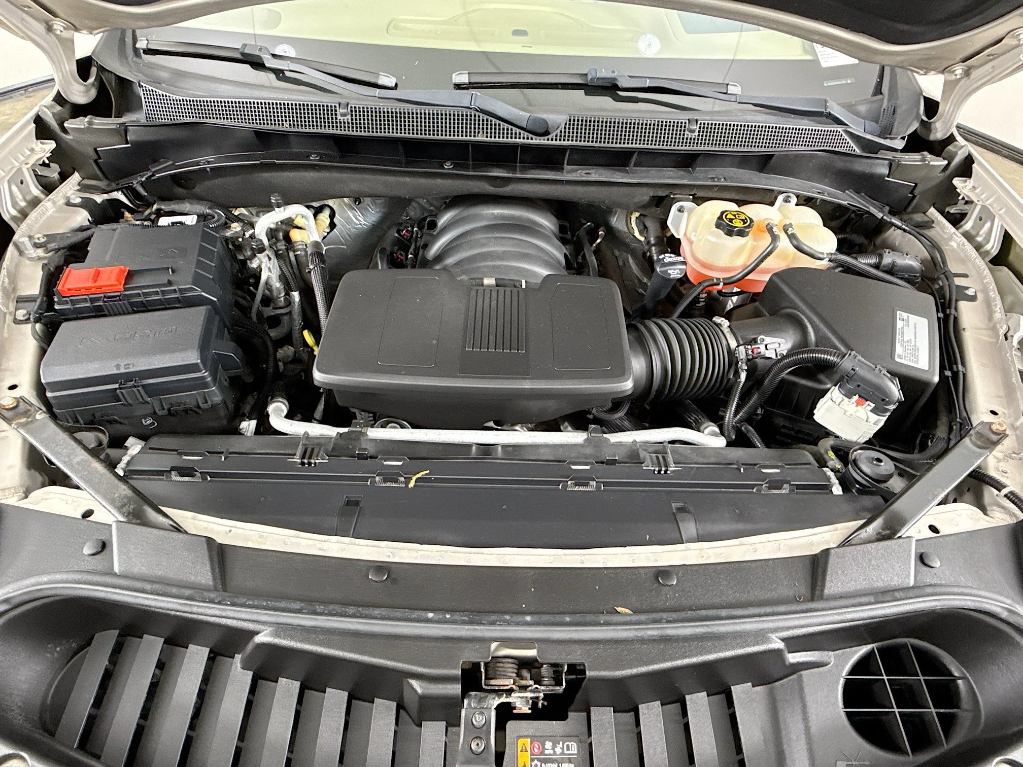 Used 2021 Empire Beige Metallic Chevrolet Premier image 35