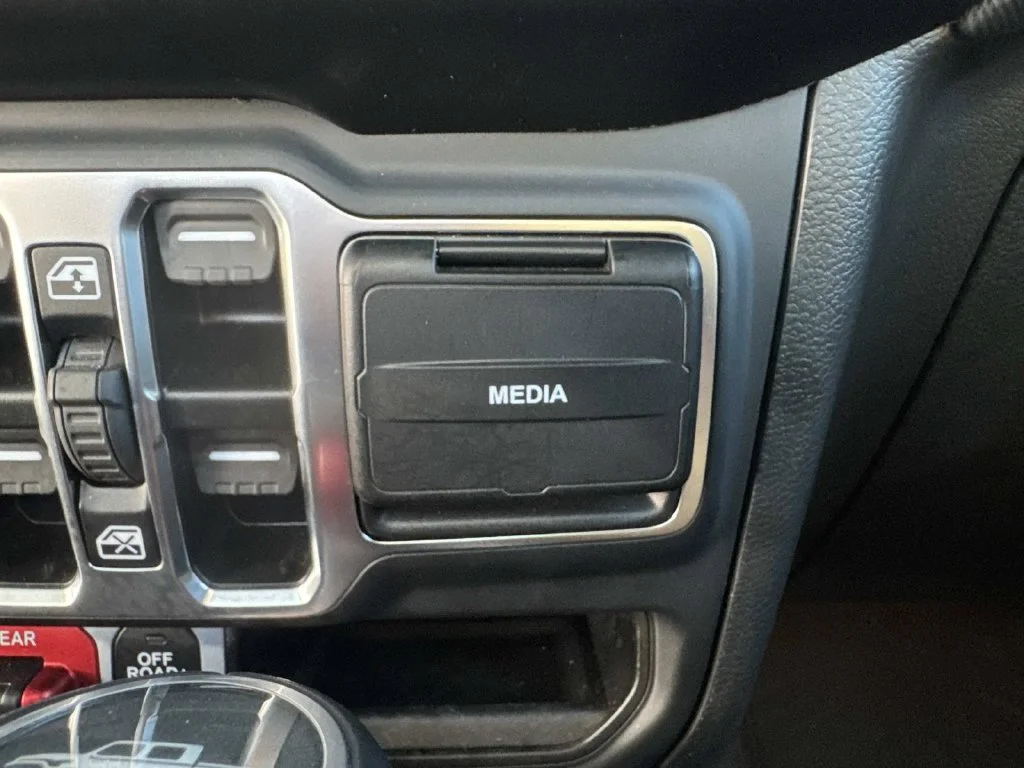 Used 2023 White Jeep Rubicon image 45