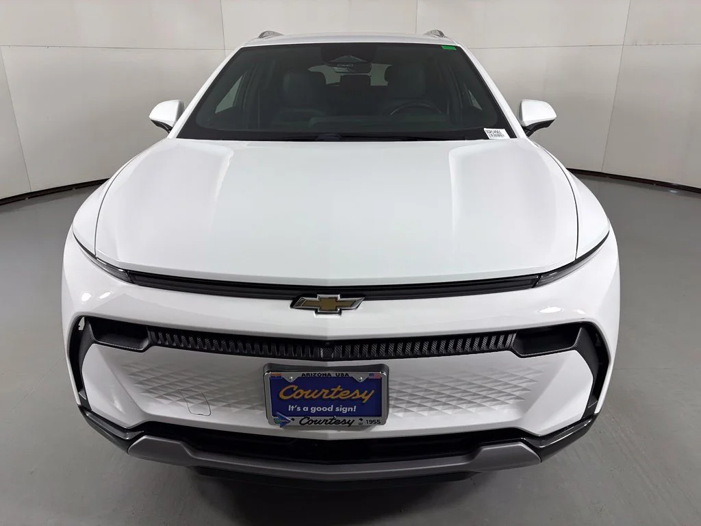 Used 2024 White Chevrolet LT image 3
