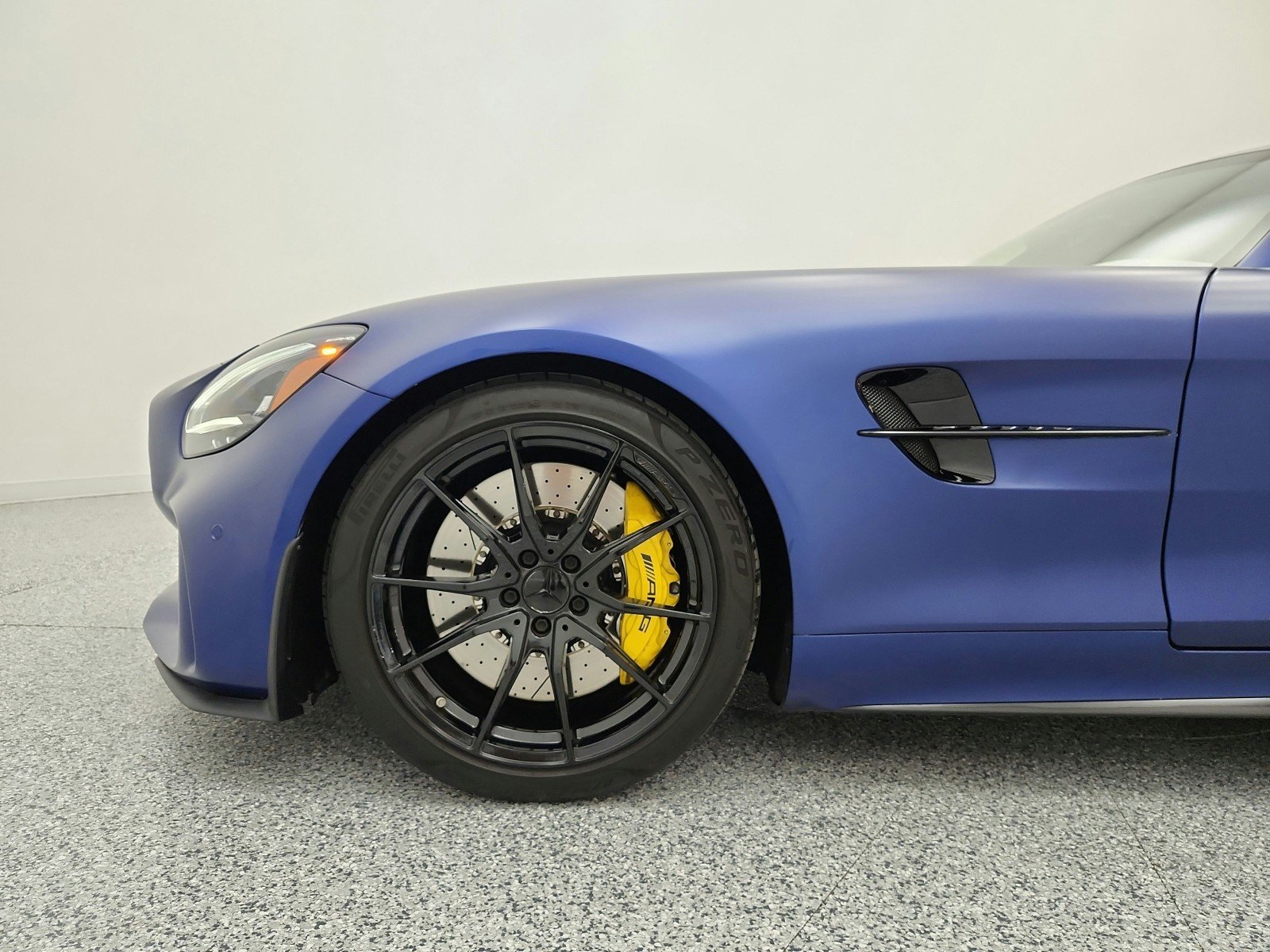 Certified Used 2020 designo Brilliant Blue Magno Mercedes-Benz AMG® GT R Coupe image 16