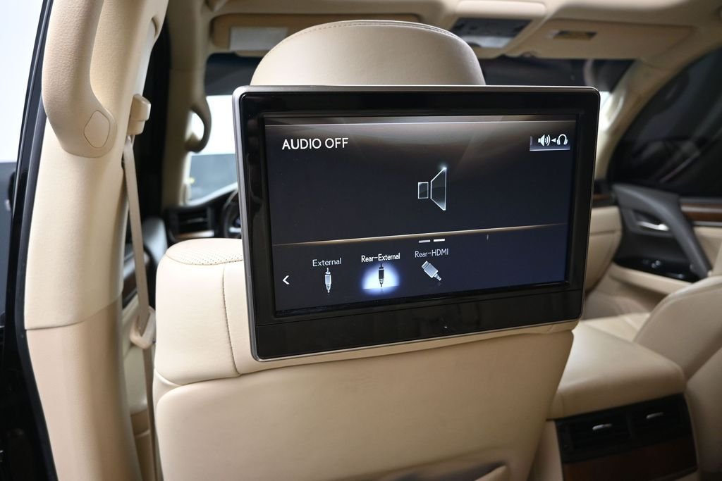 2017 Lexus LX 570 - Photo 18