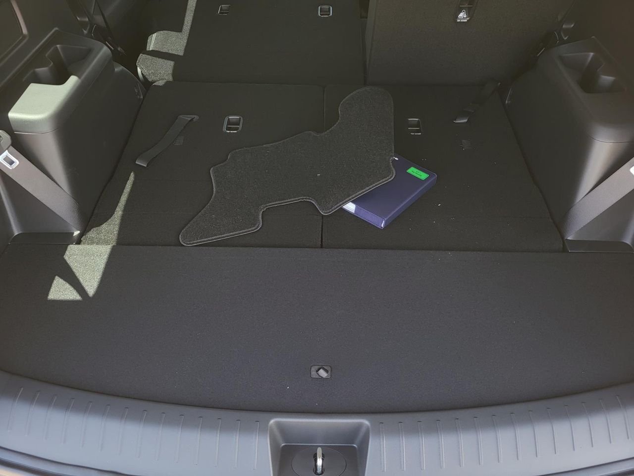 New 2026 Ecotronic Gray Hyundai SE FWD image 9