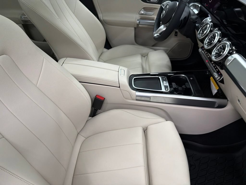 New 2026 Starling Blue Metallic Mercedes-Benz GLB 250 image 64