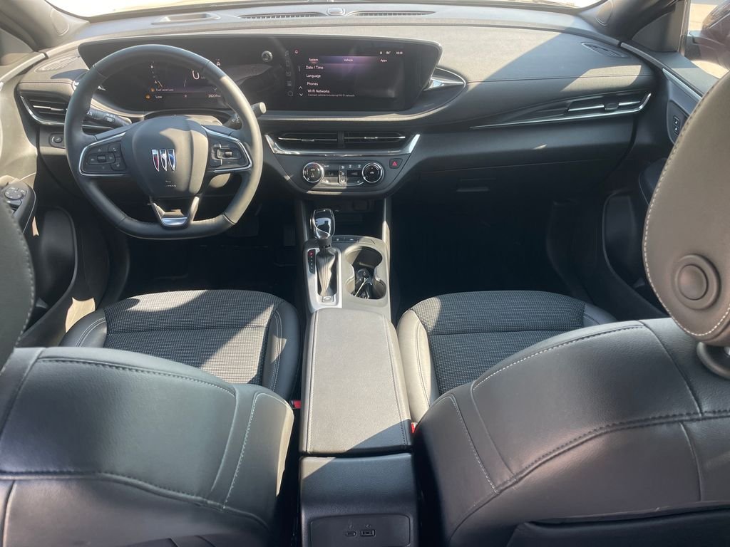 Used 2025 Black Buick Preferred image 9