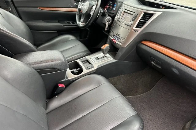Used 2014 Gray Subaru 2.5i image 19