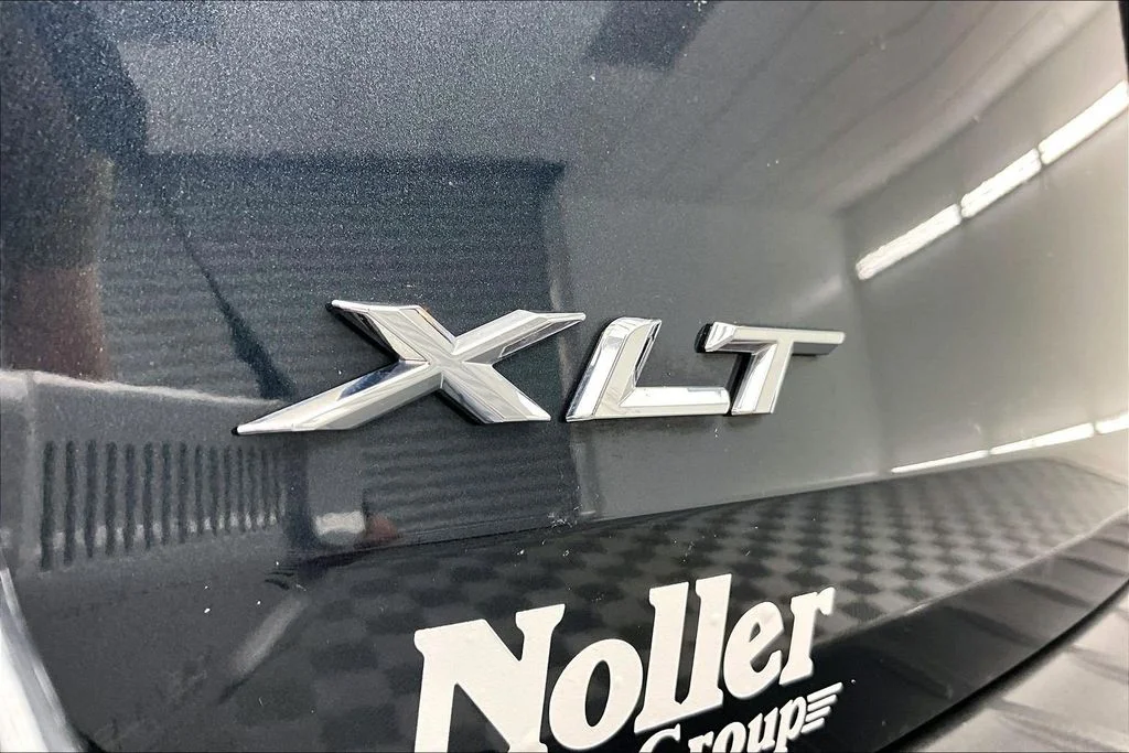 Certified Used 2023 Blue Metallic Ford XLT image 8