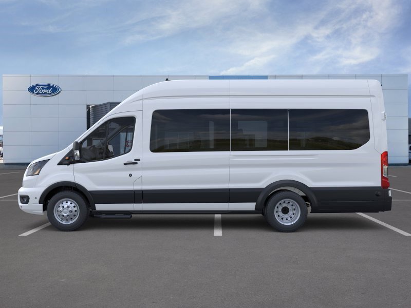 New 2026 Oxford White Ford XLT image 3